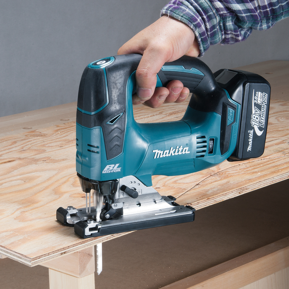 LXT® figūrzāģis Makita DJV182